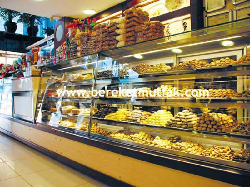 Yaş pasta dolabı