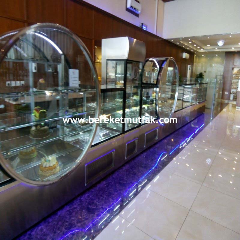 Yuvarlak cam modeli pasta dolapları imalatı