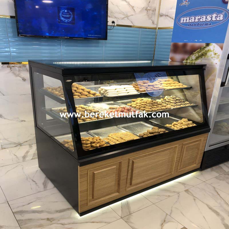 Siyah fırın boyalı ahşap dekorlu pasta dolabı