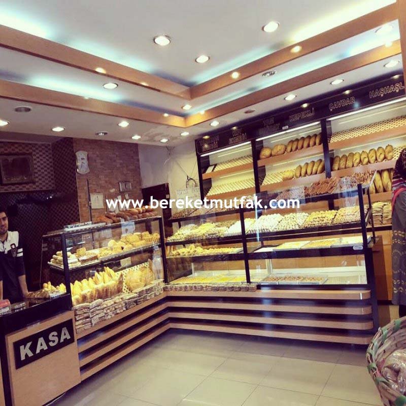 Pasta dolabı eğimli raflı