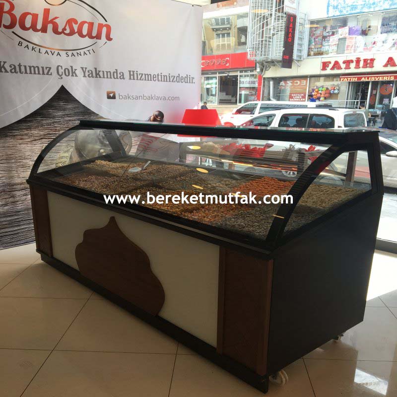 Kuruyemiş tezgahları