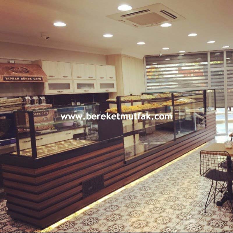 Kuru pasta teşhir tezgahı
